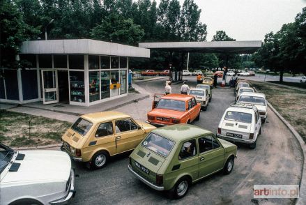 NIEDENTHAL Chris | CPN Petrol Station, Warsaw, 1980s