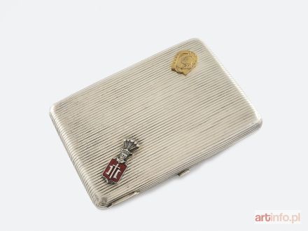 Papierośnica z herbem Cholewa